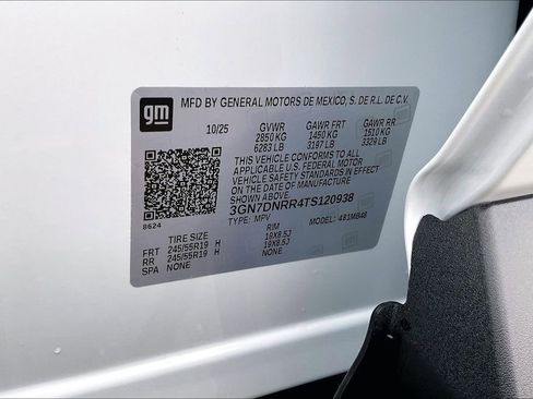 New 2026 Chevrolet Equinox EV LT AWD/4WD image 8