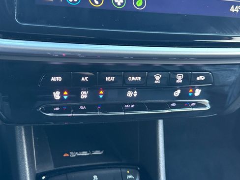 Used 2022 Chevrolet Bolt EUV Premier w/ Super Cruise Package image 27