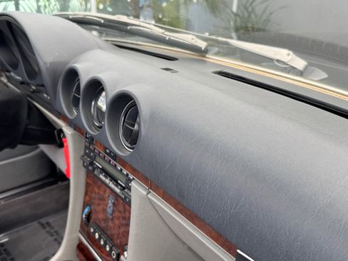 Used 1987 Mercedes-Benz 560 SL image 31