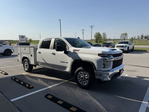 Used 2021 Chevrolet Silverado 2500 LT w/ Z71 Off-Road Package image 3