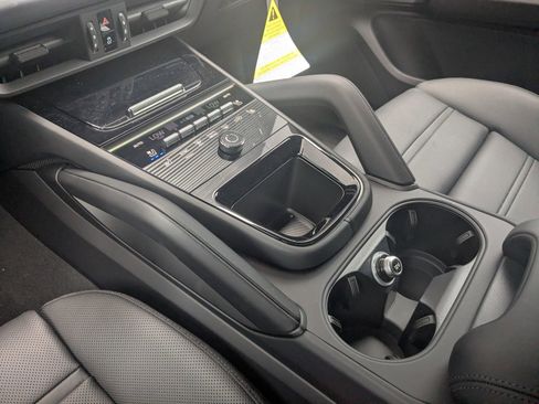 New 2025 Porsche Cayenne S image 21