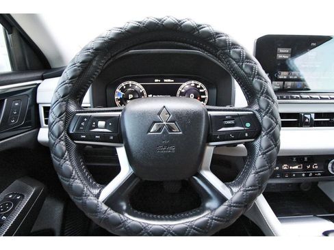 Used 2023 Mitsubishi Outlander FWD image 14