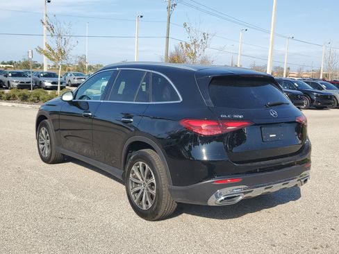 Used 2024 Mercedes-Benz GLC 300 w/ Winter Package image 3