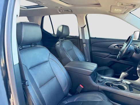 Used 2020 Chevrolet Traverse Premier image 3