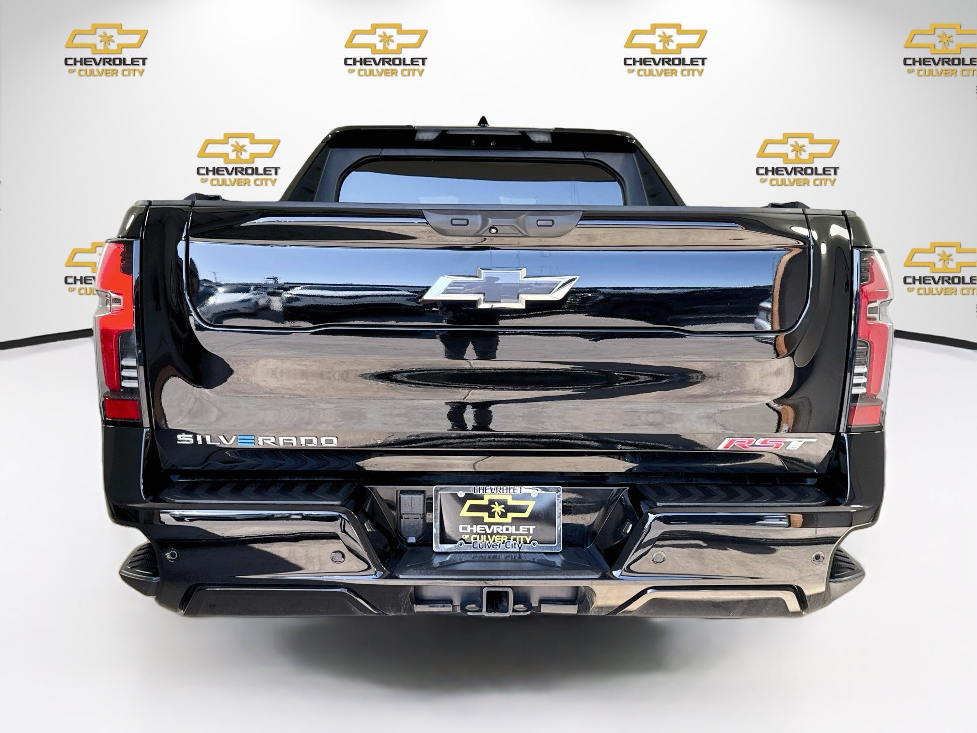 Used 2024 Chevrolet Silverado EV RST AWD/4WD image 7