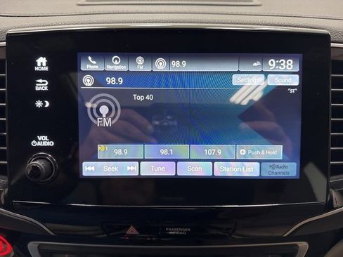 Used 2020 Honda Pilot Touring image 16