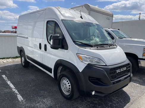 Used 2025 RAM ProMaster 2500 w/ Safety Group FWD image 12