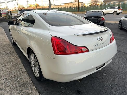 Used 2013 INFINITI G37 x Coupe w/ Premium Pkg image 4