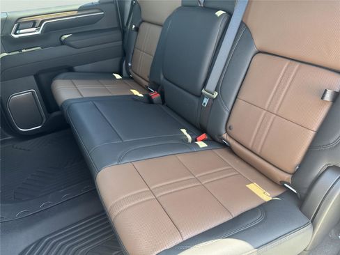 New 2026 Chevrolet Silverado 2500 High Country w/ High Country Premium Package AWD/4WD image 18