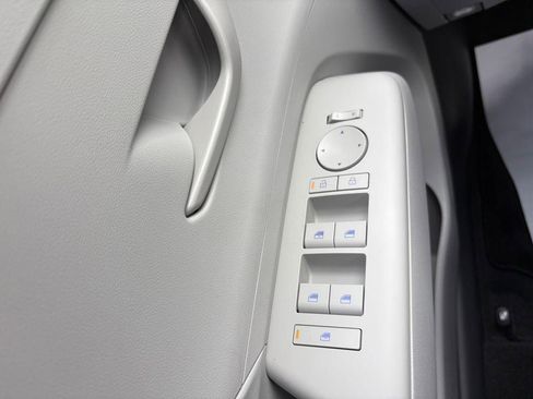 New 2026 Hyundai Kona SE image 18