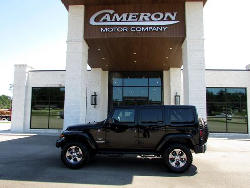 Used 2016 Jeep Wrangler Unlimited Sahara w/ Connectivity Group image 1