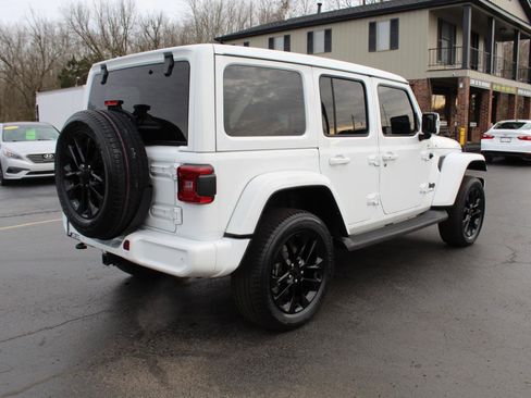 Used 2023 Jeep Wrangler Unlimited Sahara image 5