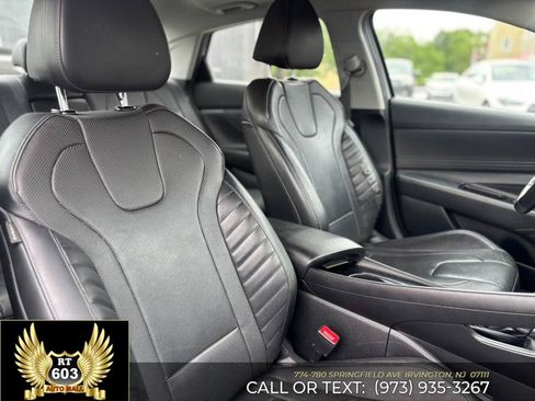 Used 2021 Hyundai Elantra Limited FWD image 20