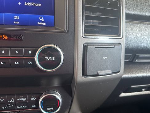 Used 2020 Ford Expedition XLT image 30