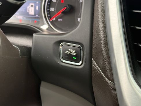 Used 2020 GMC Acadia SLE image 24