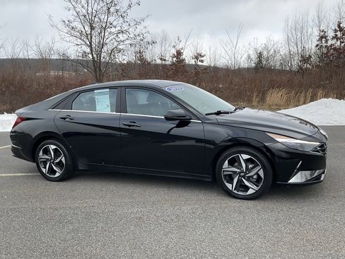 Used 2023 Hyundai Elantra Limited image 1