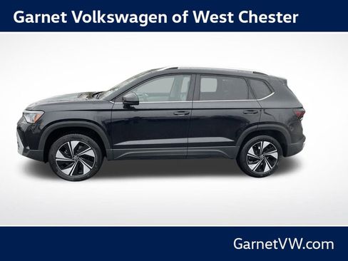New 2026 Volkswagen Taos SE AWD/4WD image 2