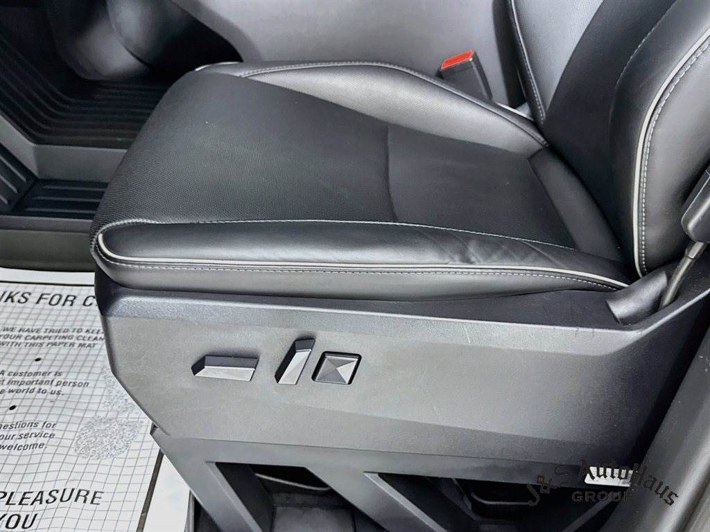 Used 2024 Tesla Cybertruck AWD Crew Cab image 26