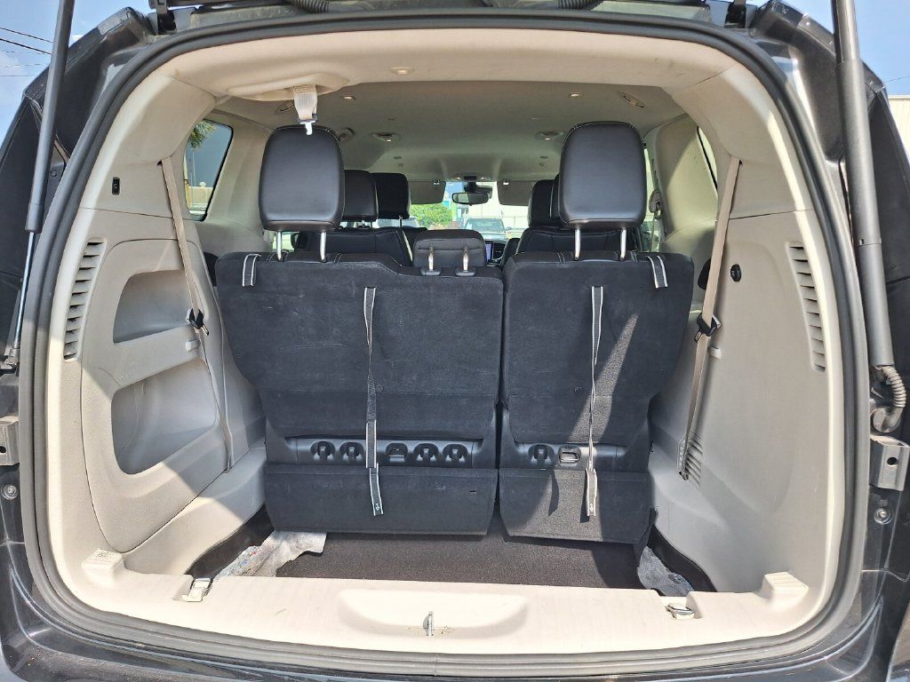 Used 2024 Chrysler Pacifica Touring-L FWD image 25