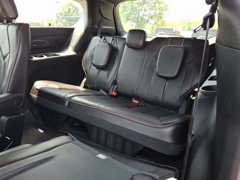 Certified 2020 Chrysler Pacifica Limited FWD image 11