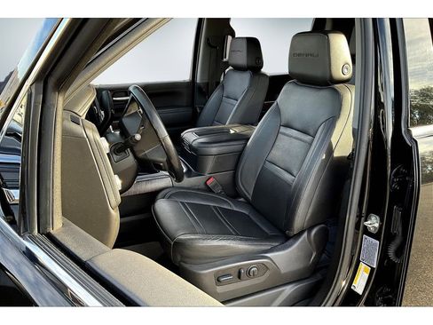Used 2022 GMC Sierra 3500 Denali w/ Denali Black Diamond Edition image 22