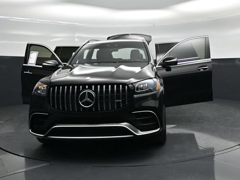 Used 2025 Mercedes-Benz GLS 63 AMG 4MATIC image 27