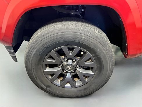 Used 2022 Toyota Tacoma SR5 image 13
