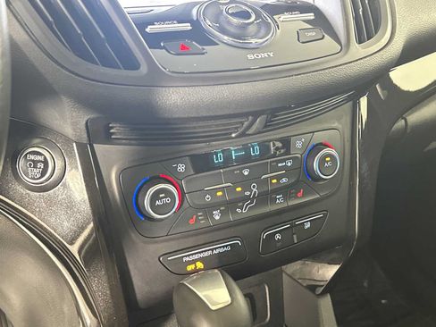Used 2017 Ford Escape Titanium FWD image 29