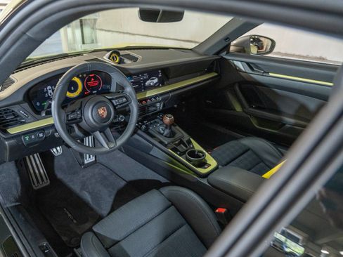 Certified 2025 Porsche 911 Carrera T RWD image 5