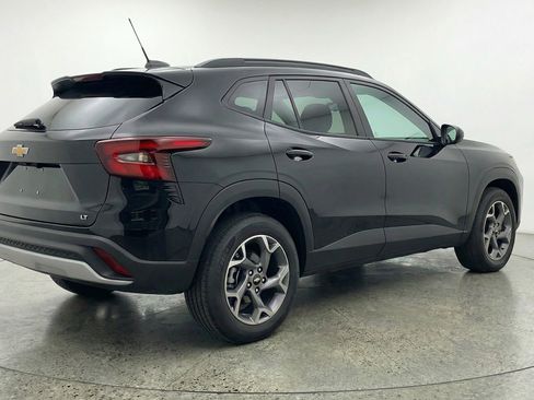 Used 2025 Chevrolet Trax LT image 9