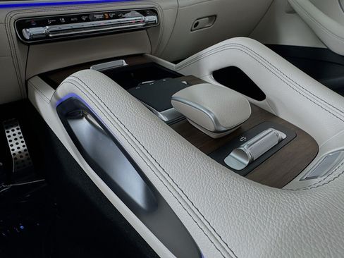 New 2026 Mercedes-Benz GLS 580 4MATIC image 5