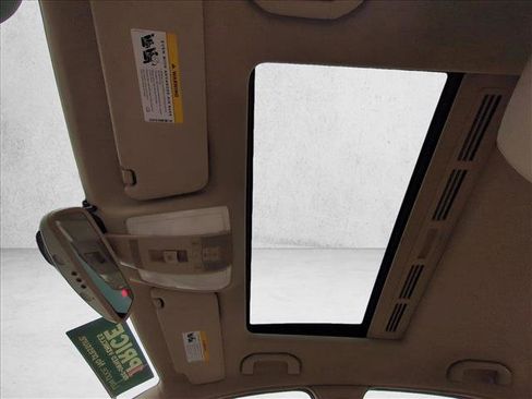 Used 2011 Mercedes-Benz C 300 Sport image 15