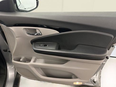 Used 2016 Honda Pilot Elite image 35