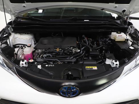 Used 2022 Toyota Sienna LE image 32