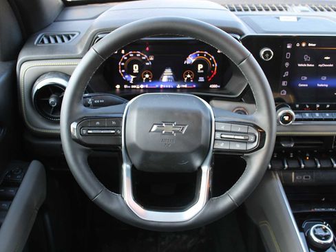 Used 2022 Chevrolet Colorado ZR2 image 9