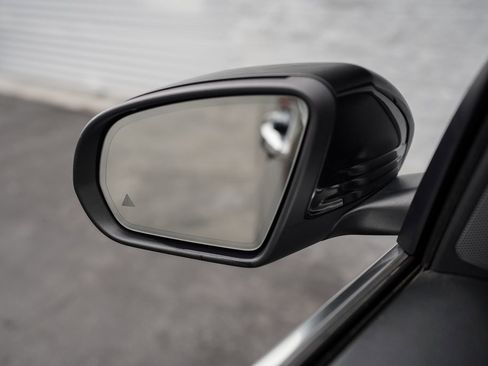 Used 2021 Mercedes-Benz GLC 300 4MATIC image 37