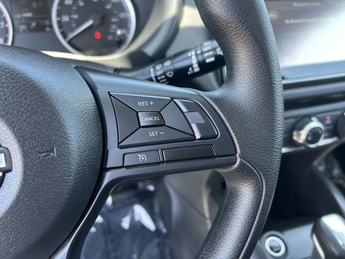 New 2025 Nissan Kicks Play S image 31