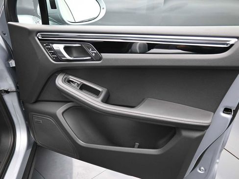 New 2026 Porsche Macan AWD/4WD image 22