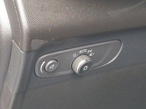 Certified 2022 Buick Envision Essence w/ Safety Package FWD image 32