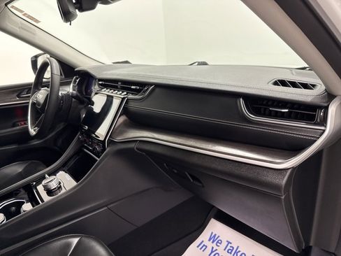 Certified 2023 Jeep Grand Cherokee L Limited image 19