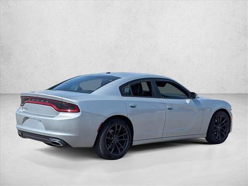 Used 2019 Dodge Charger SXT w/ Leather Interior Group image 5