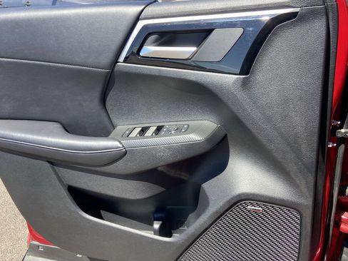 Used 2025 Mitsubishi Outlander SE FWD image 18