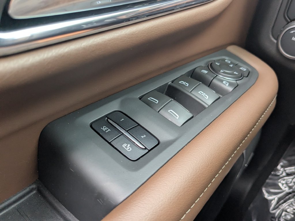 Used 2023 Chevrolet Tahoe High Country RWD image 11