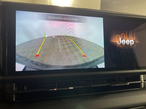 Used 2024 Jeep Wrangler Unlimited Rubicon w/ Safety Group image 4