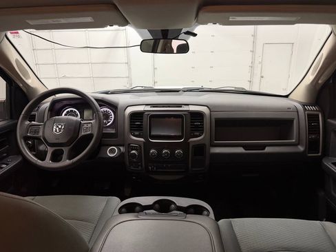 Used 2018 RAM 1500 ST w/ SXT Appearance Group AWD/4WD image 13