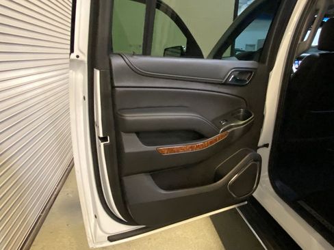Used 2017 Chevrolet Suburban Premier image 38