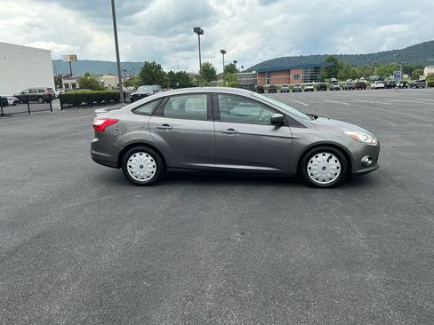 Used 2012 Ford Focus SE w/ Interior Protection Pkg FWD image 5