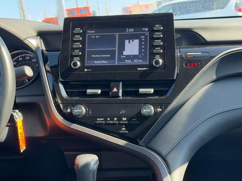 Used 2024 Toyota Camry SE image 13