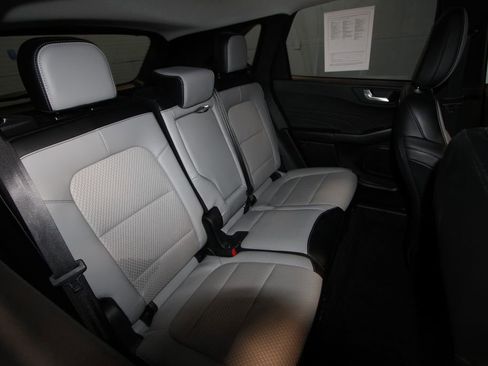 Used 2025 Ford Escape SE w/ Class II Trailer Tow Package image 24