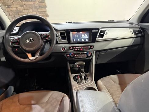 Used 2017 Kia Niro LX FWD image 23